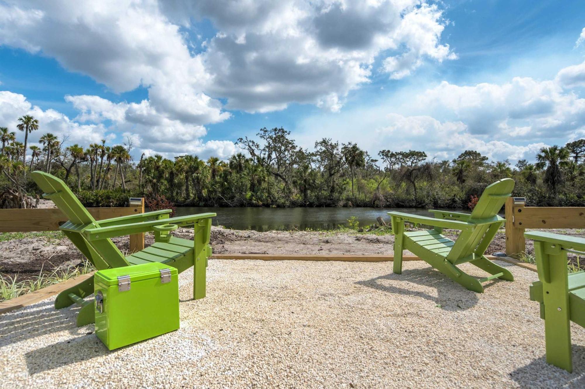 Riverside Hut Cozy Getaway W Tiki Hut & Grill Apartment Bradenton